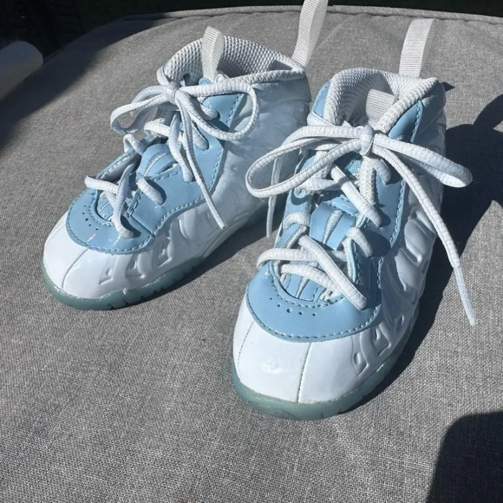 Nike Little FoamPosite One Aura Blue White EUC. Size 6c